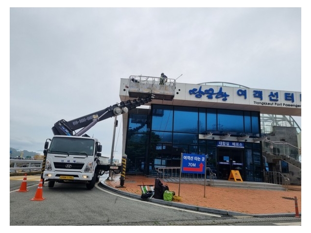 전남 해남 외벽청소 해풍에 오염된 판넬과 건물유리창 복원해 드렸어요